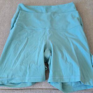 Old Navy studio smooth high rise bike shorts size M lot of 2